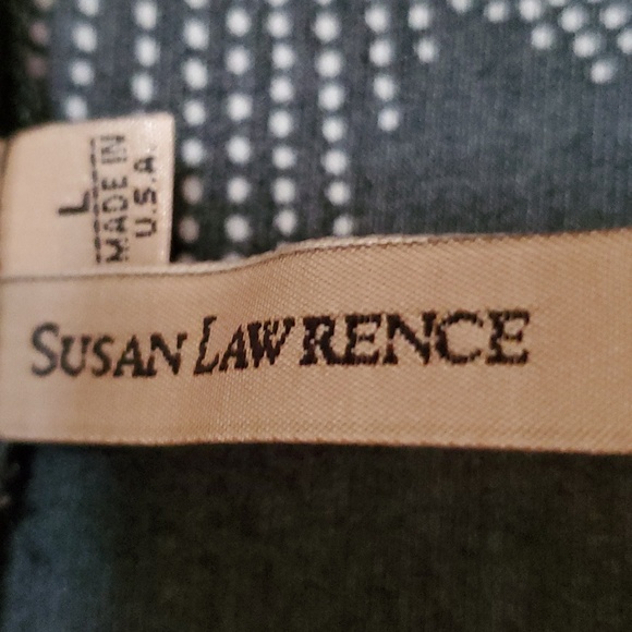 Susan Lawrence two-piece top and skirts. A lovely lightweight flowy Fabric. - Picture 3 of 8